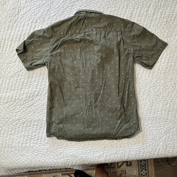Dakine - Men's Modern Fit Short Sleeve Button Down w/ Print - XL - Picture 2 of 2